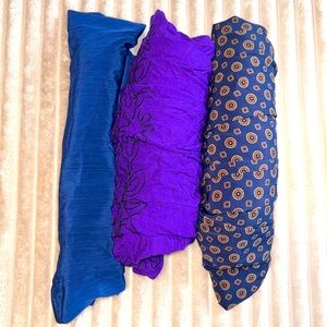 Vintage Dress Mystery Bundle! Very cute pieces if you’re a vintage lover.